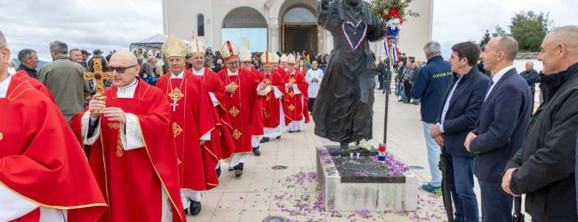 Svečano obilježen Dan hrvatskih mučenika u Udbini
