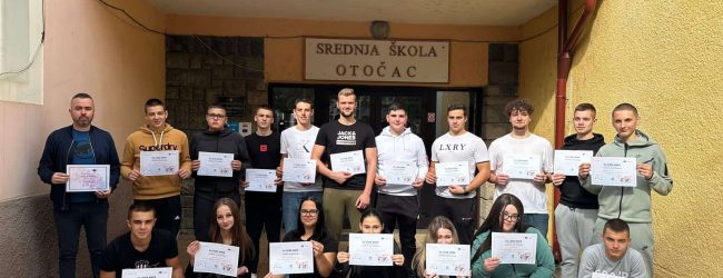 Učenici SŠ Otočac i ove godine sudjeluju u projektu Baš je IN biti GREEN 4