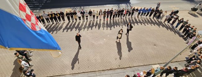 Seminar tradicijskih pjesama i plesova dinarskoga područja okupio preko 100 polaznika