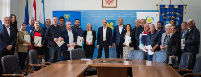 Uručeni ugovori o energetskoj obnovi obiteljskih kuća vrijedni preko 250.000 eura