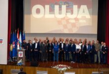 Ministar Medved u Gospiću uručio zahvalnice braniteljskim postrojbama povodom 30. obljetnice Oluje