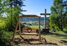 Postavljene foto ljuljačke u Otočcu, Brinju i Vrhovinama