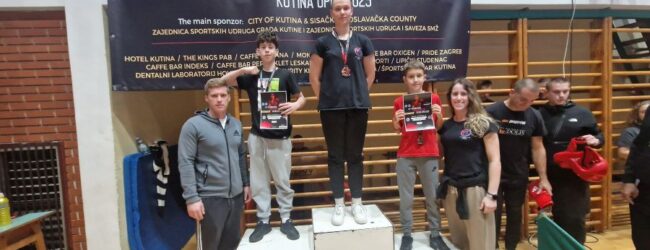 Mladi Gačani uspješni na kickboxing natjecanju u Kutini