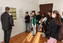 Otočki osnovnoškolci na izložbi o novcu s područja antičkih gradova u Gackoj