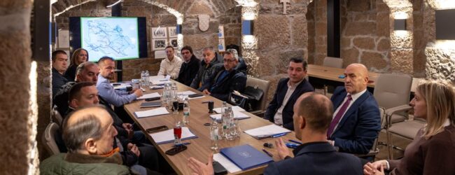 Potpisan ugovoro o sufinanciranju javne usluge prijevoza putnika – LIKA LINE