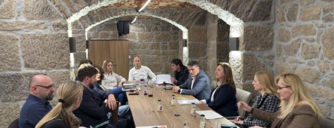 U Gospiću održan koordinacijski sastanak o sanaciji nelegalno odloženog otpada