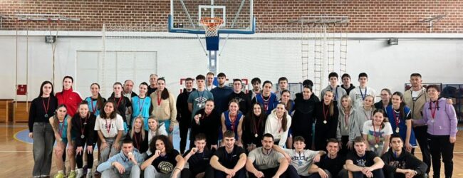 U Otočcu održano županijsko Natjecanje u košarci