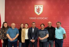Gradonačelnik Goran Bukovac održao radni sastanak s predstavnicima KUU „Gacka“