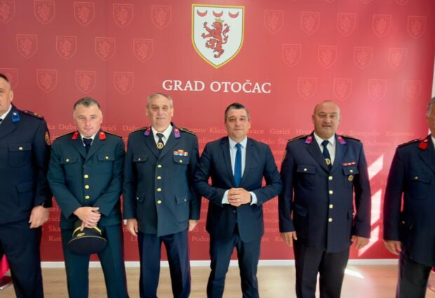 Gradonačelnik Bukovac primio predstavnike vatrogasne zajednice Grada Otočca