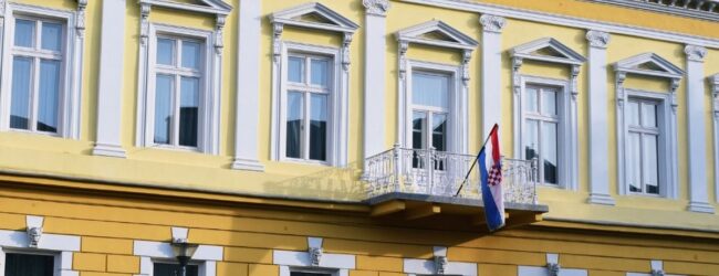 Konzervirani arheološki nalazi sa staroga grada Otočca i utvrde Fortice