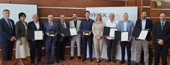 Hadria, Demil Tech i U R A R najbolji u 2025. – svečano dodijeljene Plakete Zlatna kuna u Otočcu
