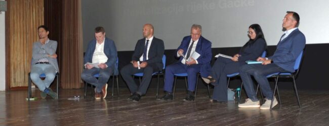 U Otočcu održana javna tribina o revitalizaciji rijeke Gacke