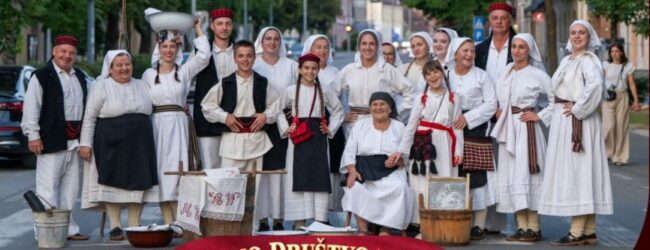 Folklorno društvo Otočac sudjeluje na 61. Vinkovačkim jesenima