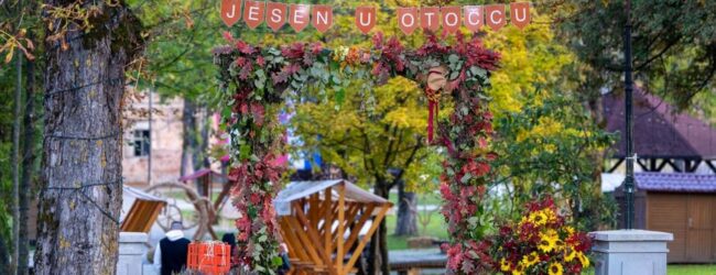 Započeo 5. Jesenski festival u Otočcu: Gradski park krase slamnate skulpture